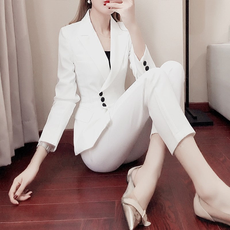 Aveline Slim Suit